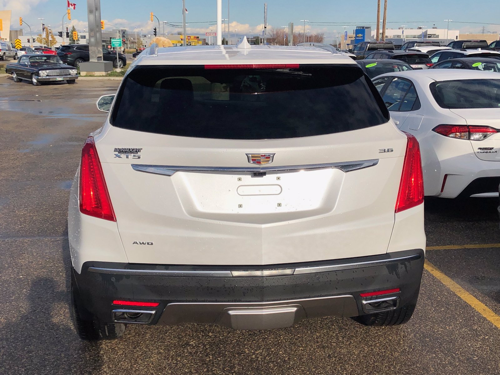 Certified Pre-Owned 2017 Cadillac XT5 Platinum AWD | Suede Headliner ...