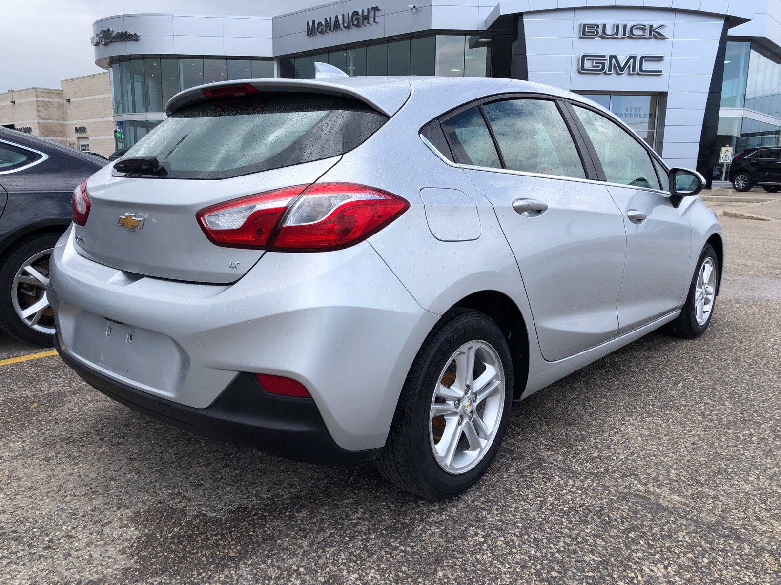 Certified Pre-Owned 2018 Chevrolet Cruze Hatchback LT FWD | Remote